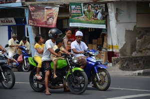 singaraja_motorbikes