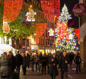 strasbourg_christmas_street_scene