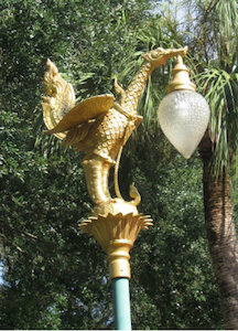 thai_temple_lamp_post